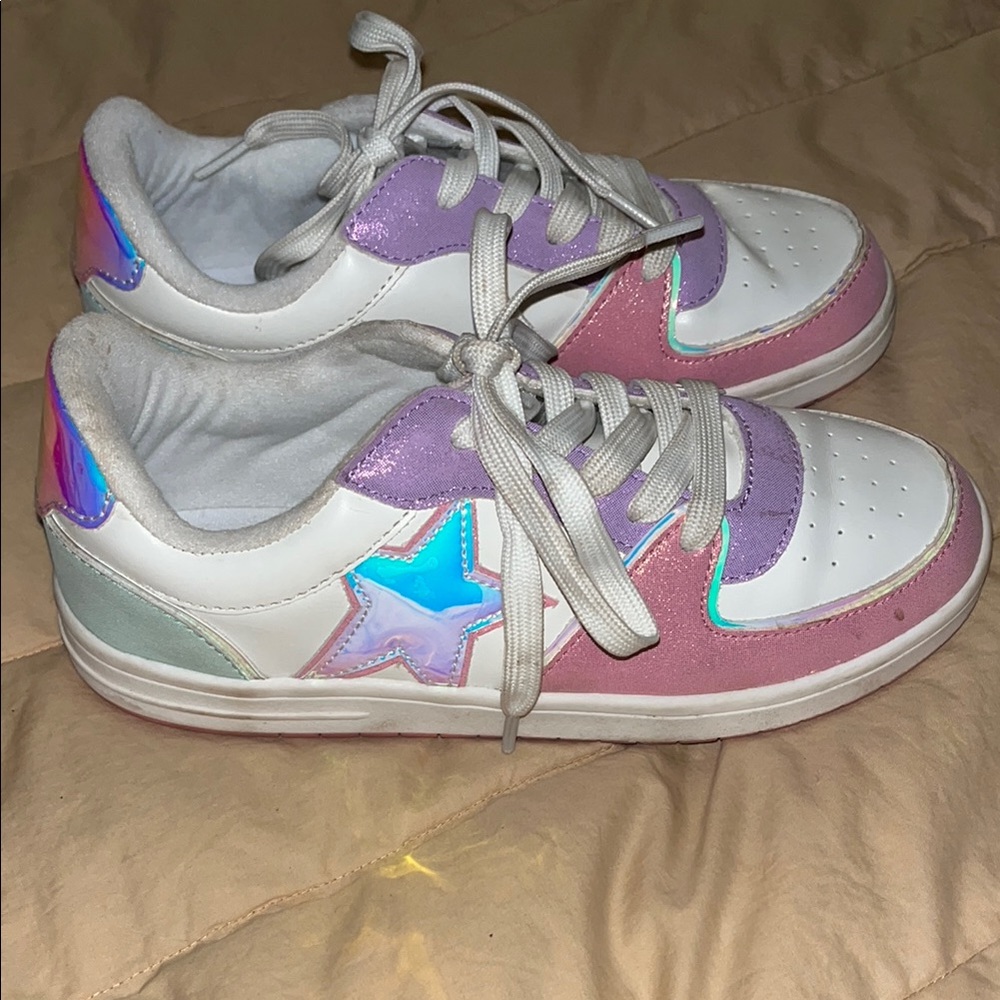PLACE Kids' White and Pink Star Sneakers *like new*